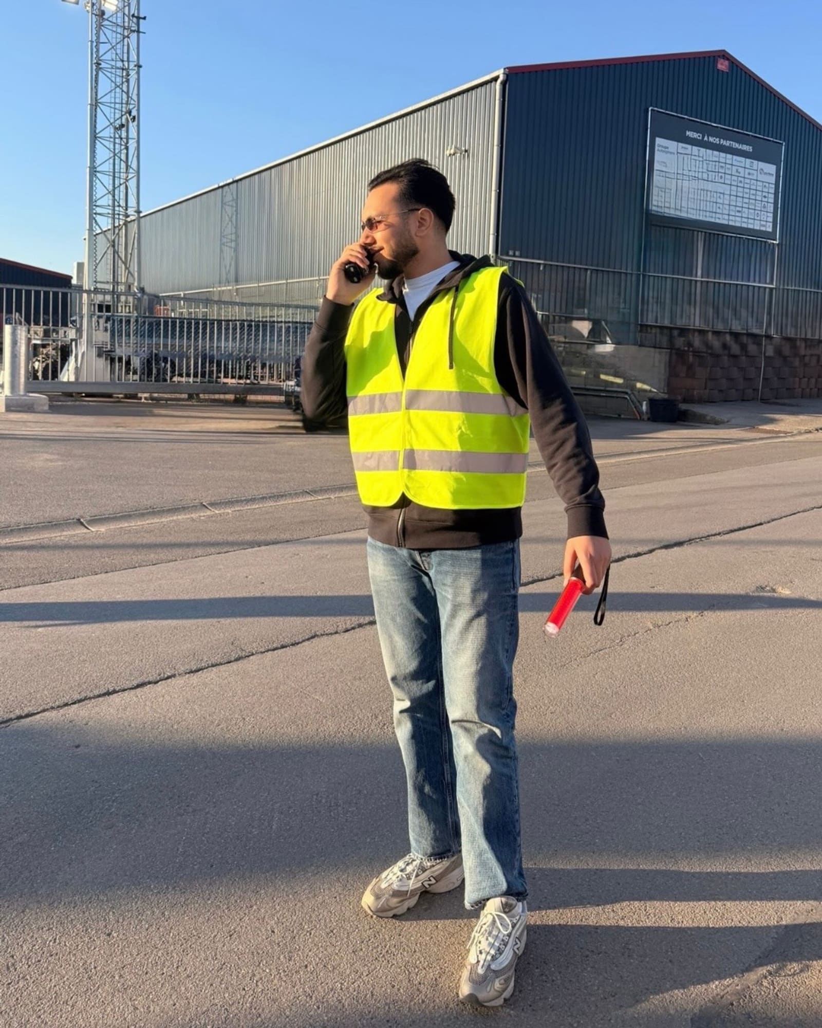 Voiturier Exception2 accueillant un invité à l'arrivée d'un événement